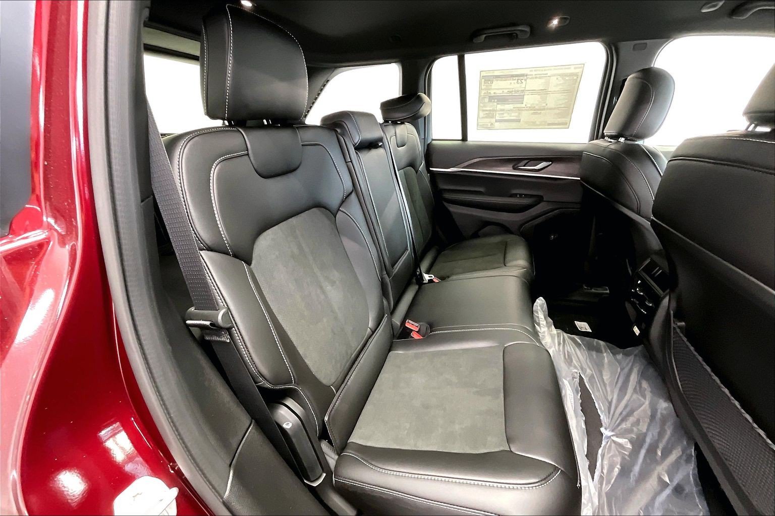New 2026 Jeep Grand Cherokee Altitude AWD/4WD image 10
