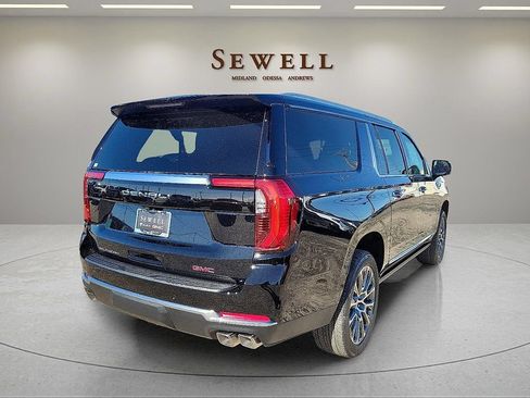 Used 2026 GMC Yukon XL Denali w/ Sun & Power Step Package AWD/4WD image 5