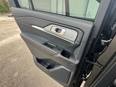 New 2026 Ford Explorer ST-Line w/ ST-Line Street Pack image 21