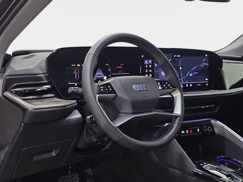 Used 2025 Audi Q5 Premium Plus w/ Premium Plus AWD/4WD image 17