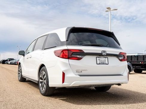 Used 2024 Honda Odyssey EX-L image 5