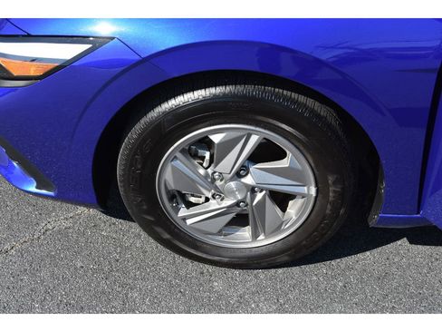 Used 2025 Hyundai Elantra SE image 8