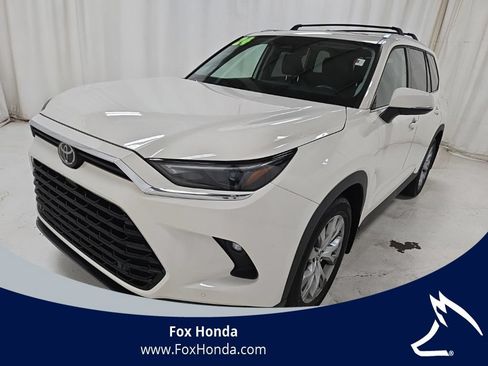 Used 2024 Toyota Grand Highlander AWD image 1