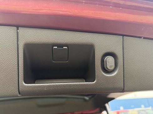 Used 2018 Chevrolet Tahoe LT w/ LT Signature Package image 43