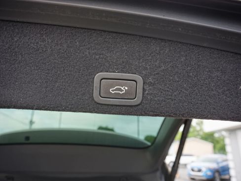Used 2016 Volvo XC60 T5 Premier w/ Proximity Package FWD image 21