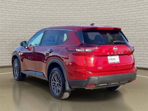 Used 2025 Nissan Rogue S image 7