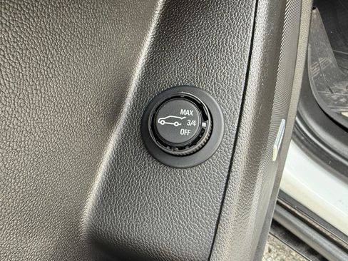 Used 2023 Chevrolet Traverse Premier w/ Redline Edition image 17