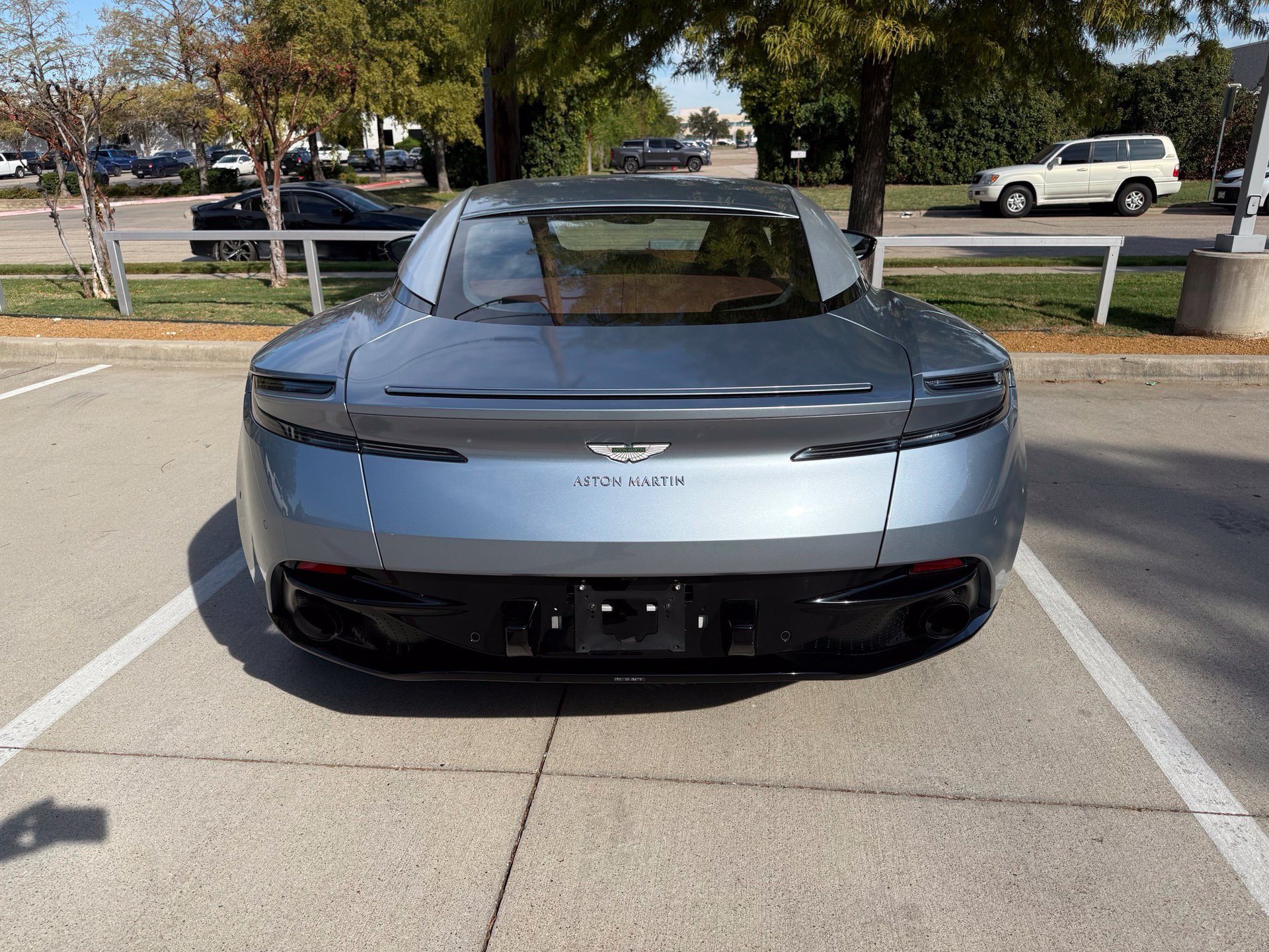 Used 2018 Aston Martin DB11 V12 RWD image 6