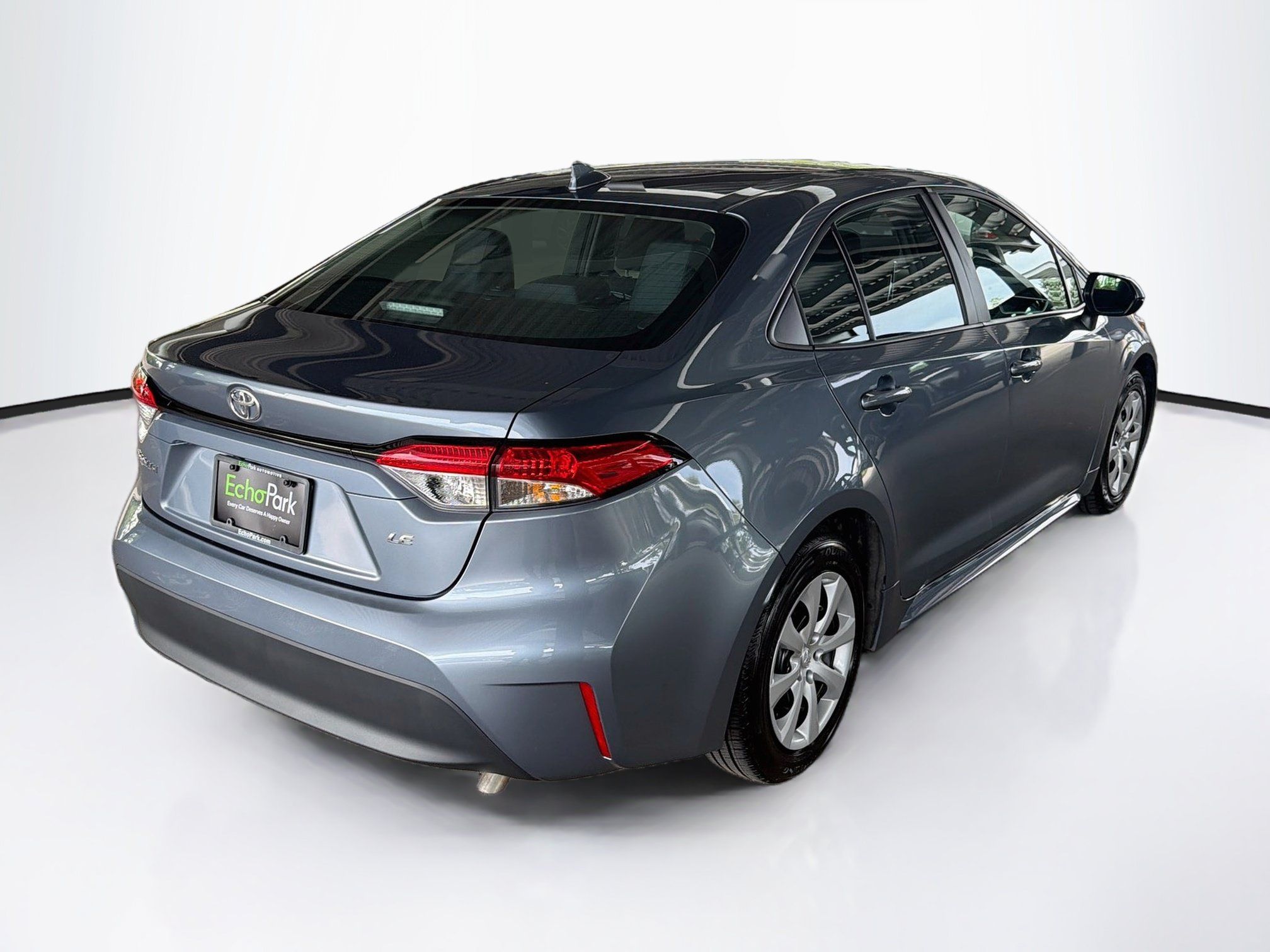 Used 2025 Toyota Corolla LE FWD image 9