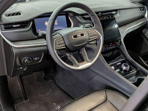 New 2025 Jeep Grand Cherokee L Limited image 11