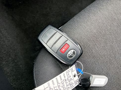 Used 2025 Toyota Camry LE FWD image 14
