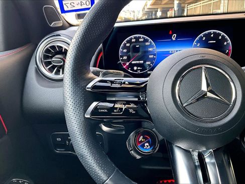 Used 2025 Mercedes-Benz GLB 35 AMG 4MATIC image 23