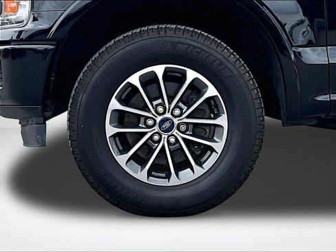 Used 2018 Ford F150 XLT w/ Equipment Group 301A Mid AWD/4WD image 10