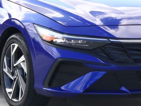 Certified 2025 Hyundai Elantra Sport image 7