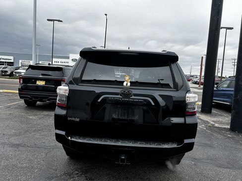 Used 2019 Toyota 4Runner SR5 Premium image 4