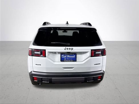 New 2026 Jeep Cherokee Laredo image 7