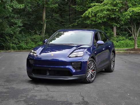 Used 2025 Porsche Macan 4S Electric w/ Premium Package AWD/4WD image 1