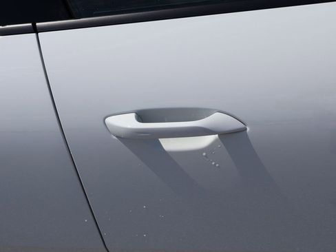 New 2025 Porsche Macan Electric RWD image 18