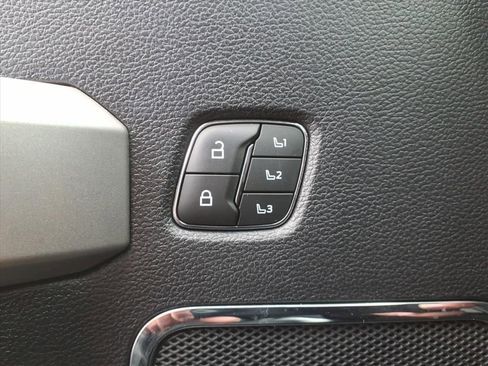 Certified 2021 Ford F250 Lariat w/ Tremor Off-Road Package image 39