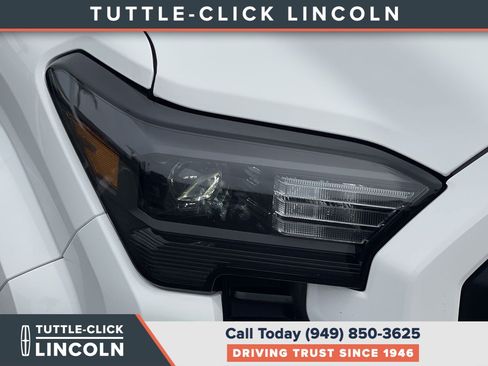 Used 2025 Toyota Tacoma SR5 AWD/4WD image 15