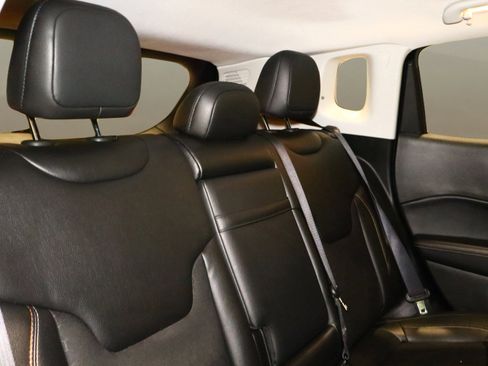 Used 2019 Jeep Compass Latitude w/ Safety & Security Group image 18