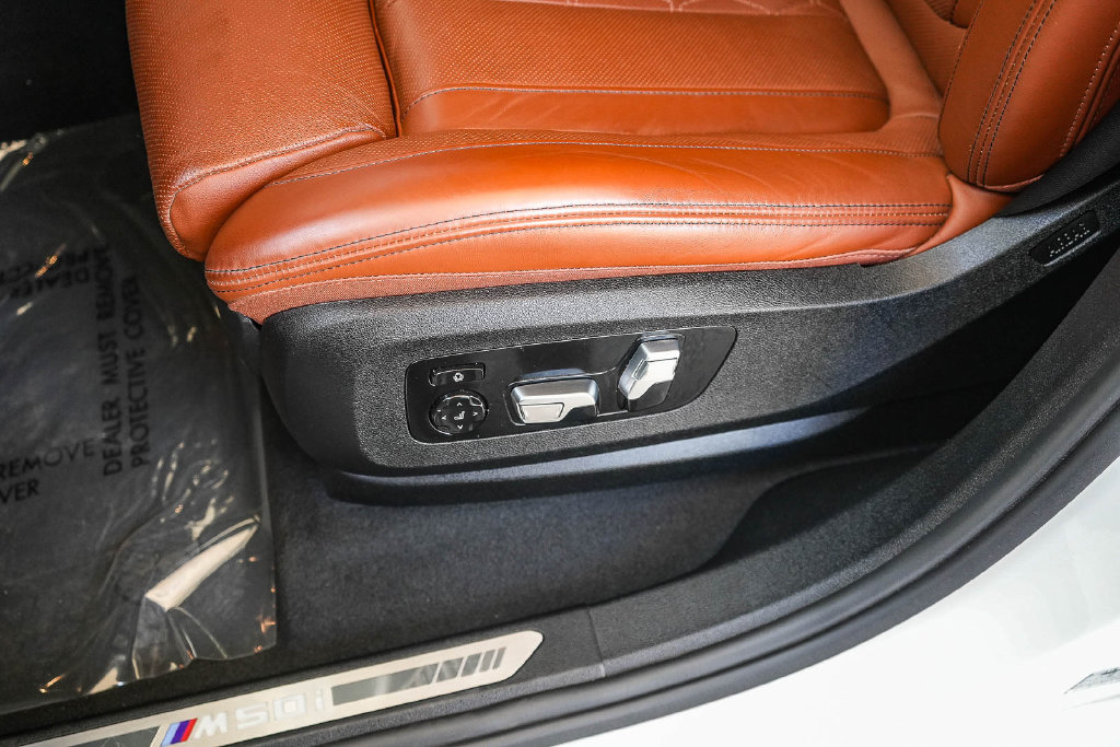 Used 2022 BMW X6 M50i w/ Executive Package AWD/4WD image 21
