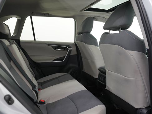 Used 2019 Toyota RAV4 XLE AWD/4WD image 13