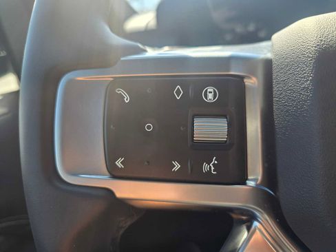 Used 2025 Land Rover Discovery Dynamic SE AWD/4WD image 36