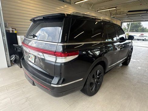 Used 2022 Lincoln Navigator Reserve RWD image 4