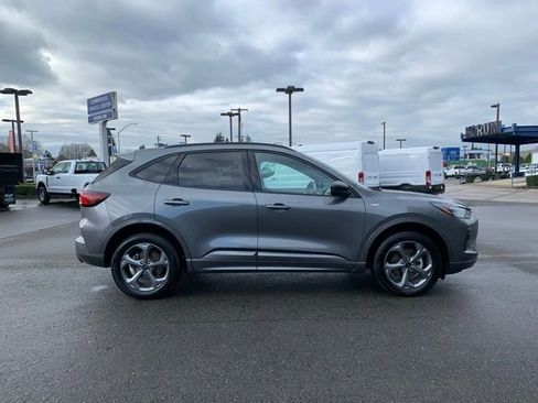 Certified 2024 Ford Escape ST-Line image 9