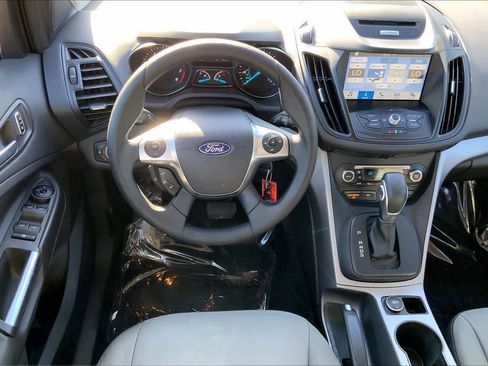 Used 2016 Ford Escape SE w/ Equipment Group 201A FWD image 6