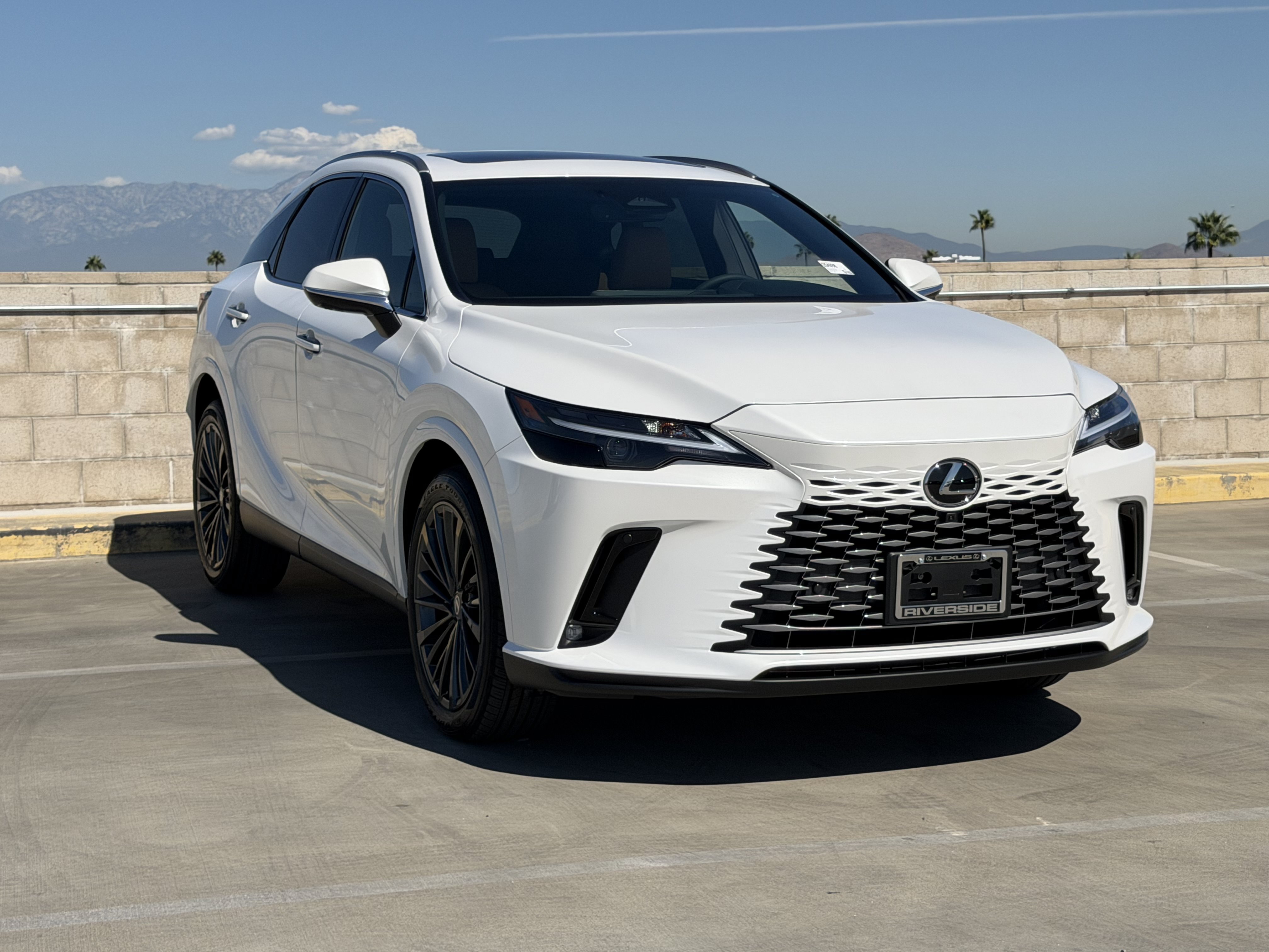 Used 2026 Lexus RX 350 Premium w/ Convenience Package FWD image 2