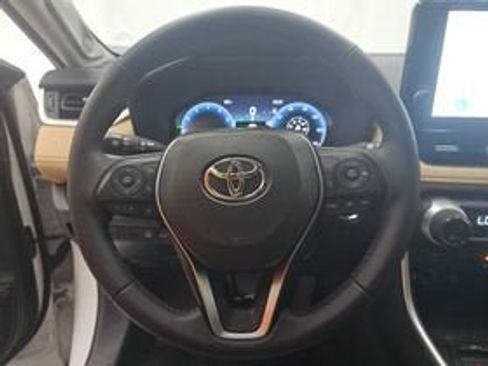 Used 2025 Toyota RAV4 Limited FWD image 9