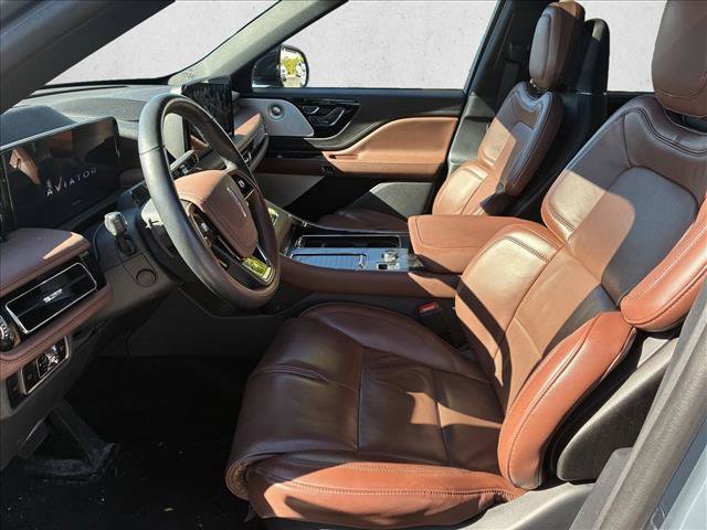 Used 2025 Lincoln Aviator Reserve w/ Equipment Group 201A AWD/4WD image 11