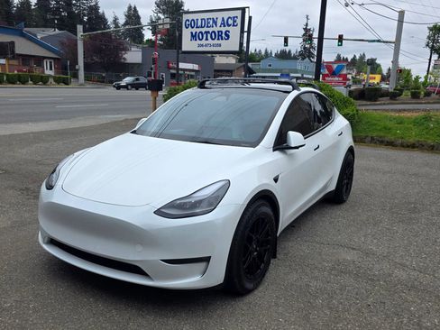Used 2023 Tesla Model Y Performance AWD/4WD image 1