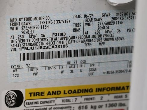 Used 2025 Ford Expedition Active AWD/4WD image 32