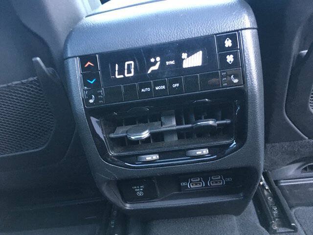 Certified 2025 Jeep Grand Cherokee L Limited w/ Luxury Tech Group II AWD/4WD image 30