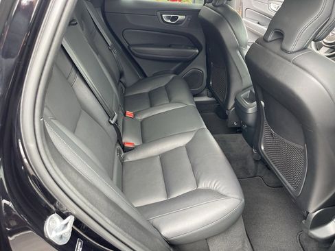 Used 2024 Volvo XC60 B5 Plus image 30