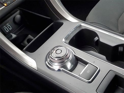 Used 2020 Ford Fusion SE image 21