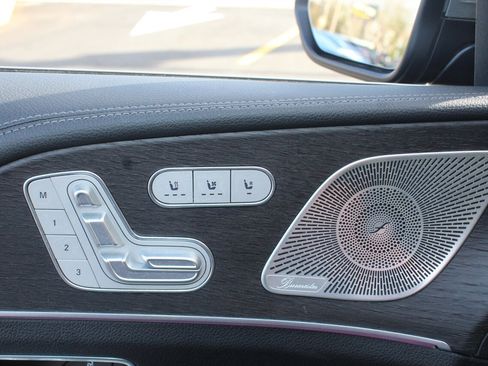 Used 2021 Mercedes-Benz GLS 450 4MATIC image 11