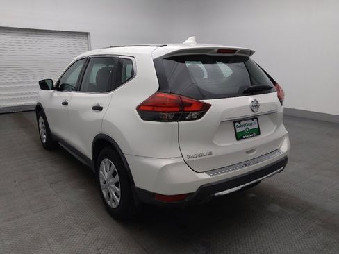 Used 2017 Nissan Rogue S image 5