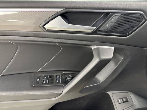Used 2024 Volkswagen Tiguan SE R-Line FWD image 10