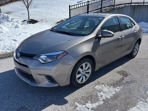 Used 2015 Toyota Corolla LE image 6