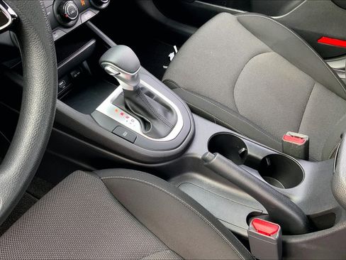 Used 2022 Kia Forte LXS image 18