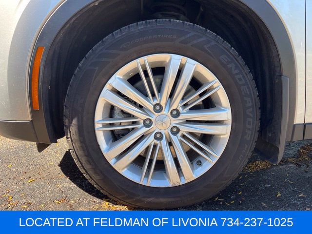 Used 2024 Mitsubishi Outlander ES AWD/4WD image 9