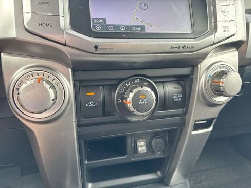 Used 2017 Toyota 4Runner SR5 AWD/4WD image 16
