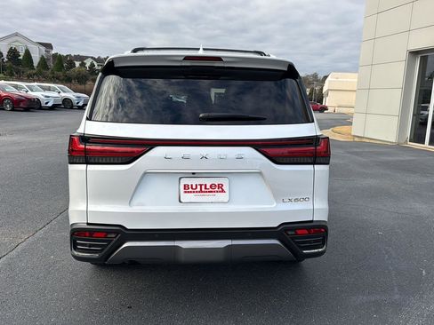 Used 2023 Lexus LX 600 4WD w/ Luxury Package image 4