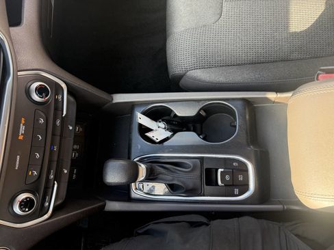 Used 2020 Hyundai Santa Fe SEL image 25