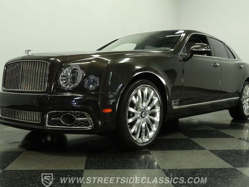 Used 2020 Bentley Mulsanne RWD image 21