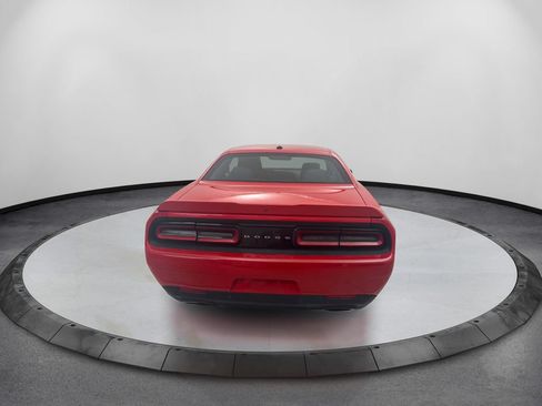 Used 2019 Dodge Challenger R/T RWD image 6